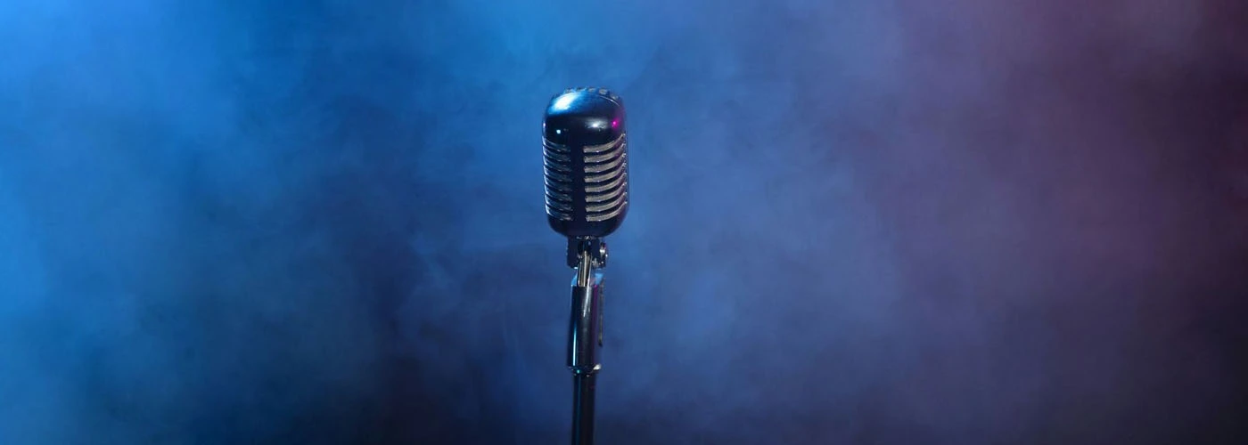 Постер Mona в Тюмени